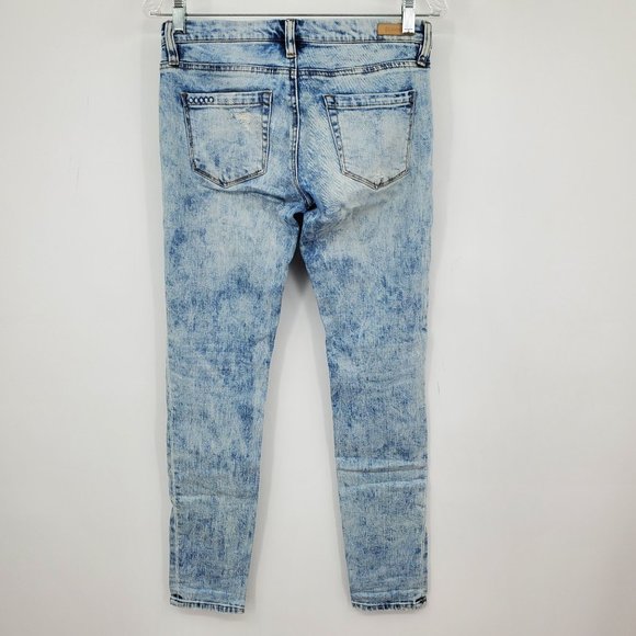 Blank NYC Skinny Classique Light Wash Acid Distressed Jeans Size 25 - Picture 2 of 9